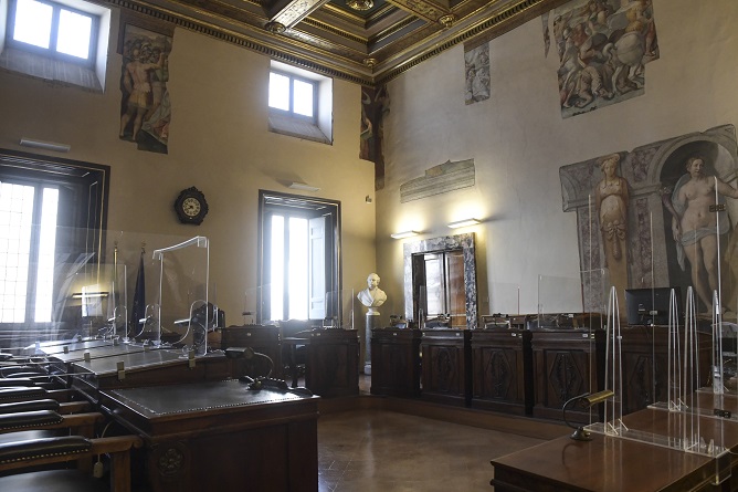 Consiglio di Stato: sì a conversione permesso di soggiorno da studio a lavoro anche dopo scadenza